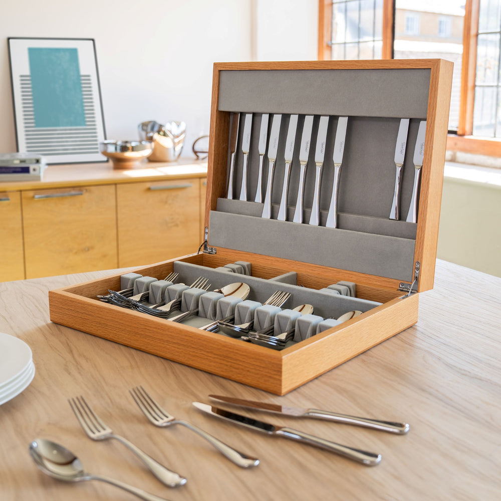 Oak Cutlery Canteen